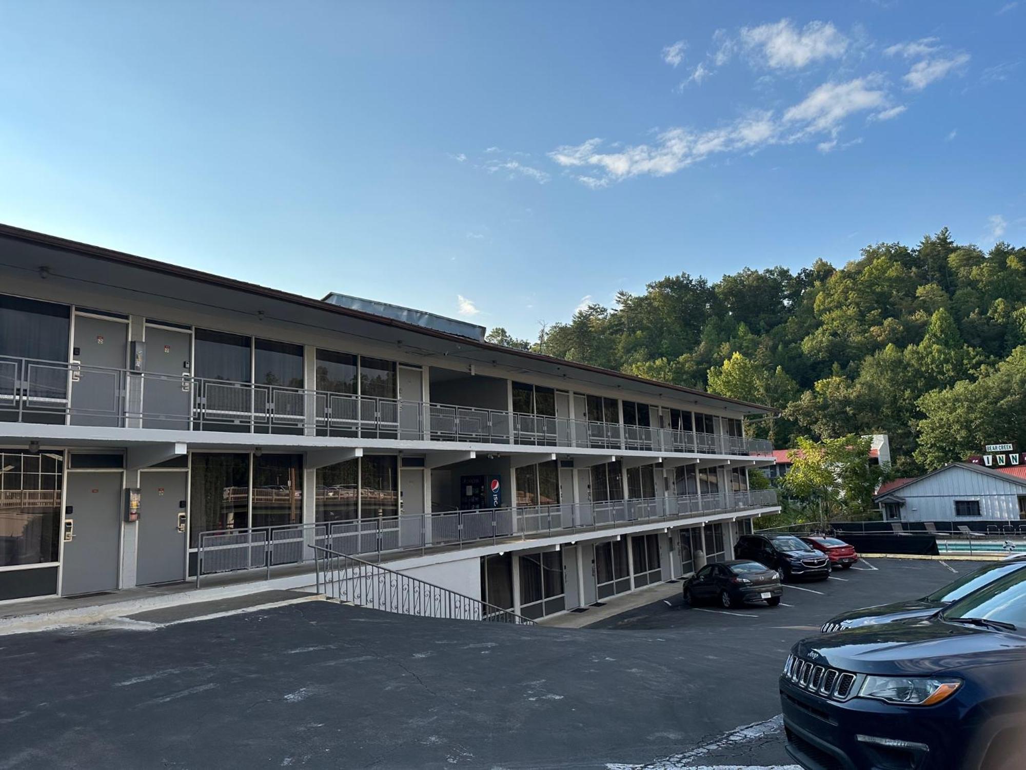Timber Ridge Lodge ガトリンバーグ エクステリア 写真